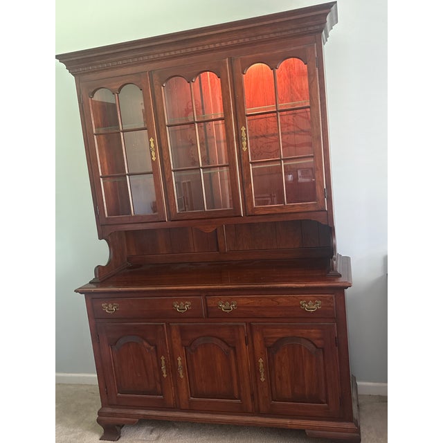 Brown 1980s Pennsylvania House China Cabinet For Sale - Image 8 of 8