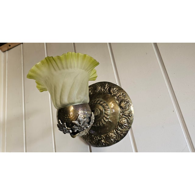 Art Nouveau Green Brass Wall Sconce, 1890s For Sale - Image 3 of 11