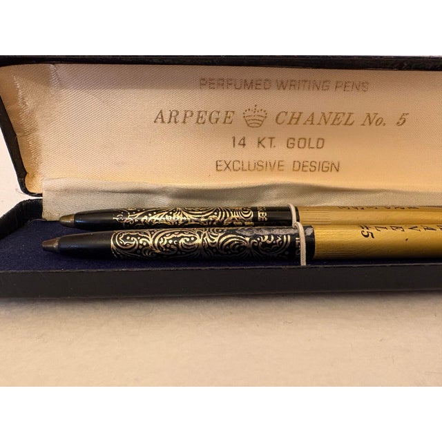 Mid-Century Modern Vintage Arpege and Chanel No. 5 Perfumed Writing Pens in Original Presentation Box - Set of 2 For Sale - Image 3 of 7
