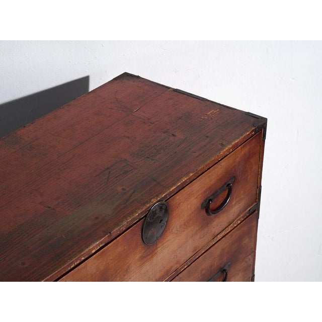 Antique Japanese Tansu – Meiji / Taishō Period (c.1868-1926)Dimensions: Length: 91 cm Depth: 43 cm Height: 115 cmStyle:...
