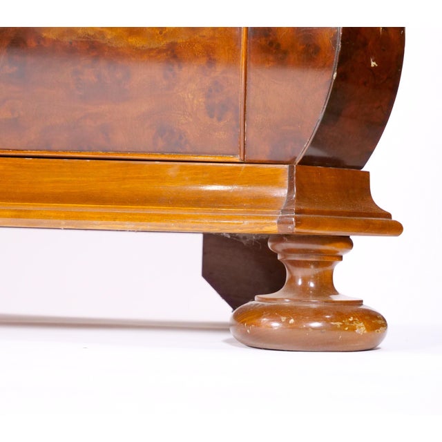 Exceptional & Large Two Part Dutch Baroque Walnut Vitrine / China Cabinet For Sale - Image 11 of 14