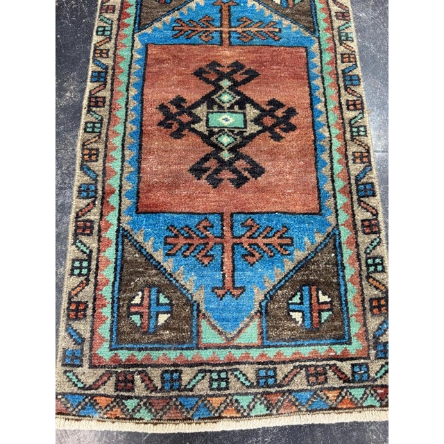 Contemporary Turkish Yastik Rug 1'5" x 2'6" For Sale - Image 3 of 5