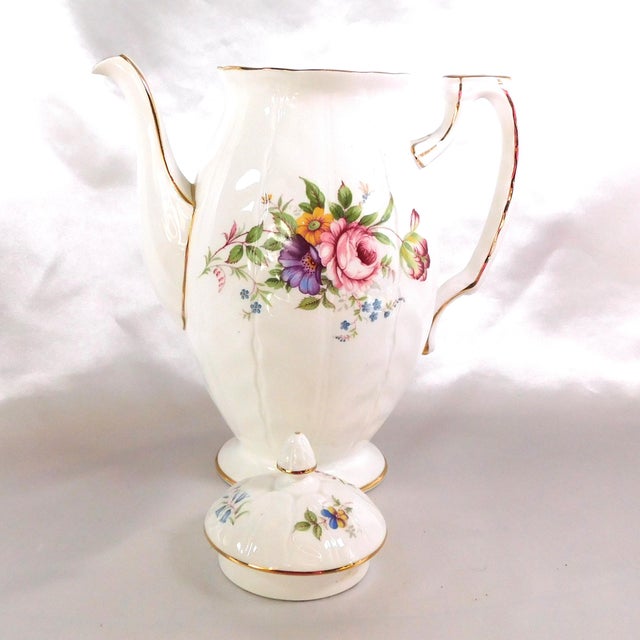 Contemporary 1980s Aynsley White Floral Coffee Pot in Aynsley Spray For Sale - Image 3 of 8