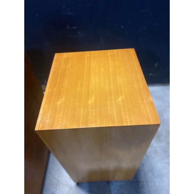1950s Pair of Blonde Mahogany Four Drawer Chests With Brass Hardware For Sale In New York - Image 6 of 10