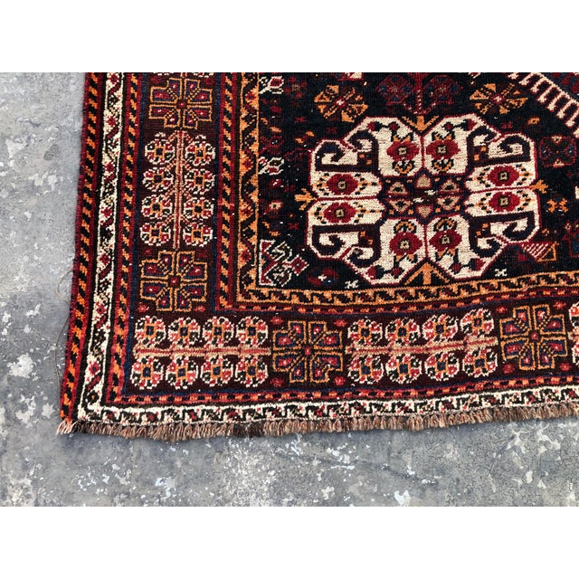 This Caucasian medallion Tribal rug would make a beautiful decor addition to your house. This is composed of 100% wool and...