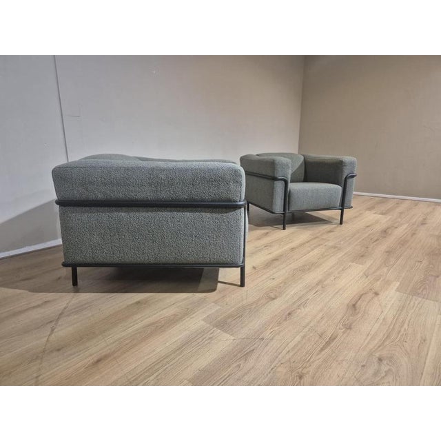 Brand: Montel Model: Bowie Exclusives Color: Green Condition: New Armchair dimensions Width: 90cm Depth: 90cm Height: 66cm...