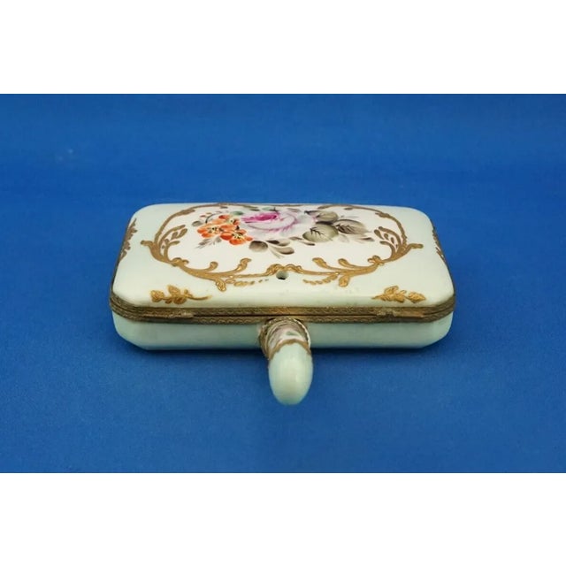 Empire Style Porcelain Hand-Warmer Box from Sevrès Manufacture, Paris, France, 18th Century For Sale - Image 4 of 18