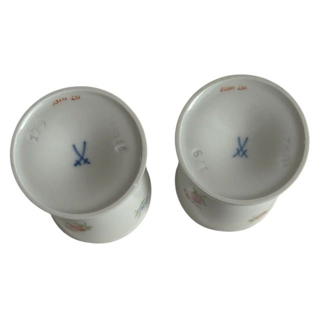 Pair of Late 20th Century Meissen Egg Cups, Morning Glory & Daffodils For Sale - Image 9 of 10