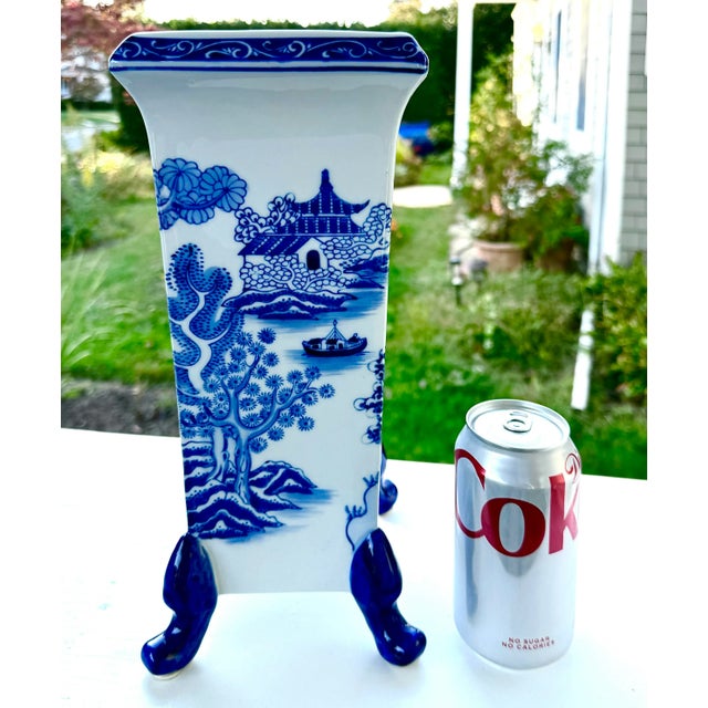 Chinoiserie Vase With Pagoda Scene and Sculptural Feet For Sale - Image 11 of 11