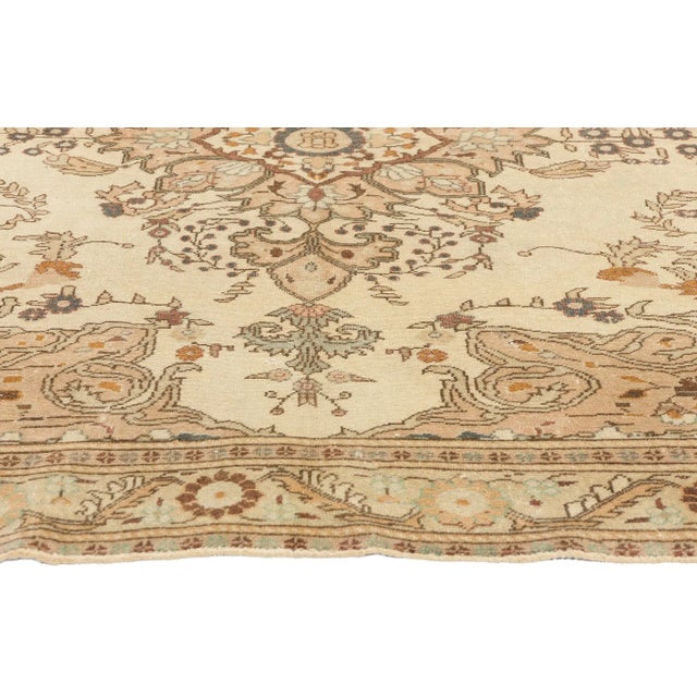 Vintage Turkish Sivas Rug - 04'09 x 06'09 For Sale - Image 4 of 9