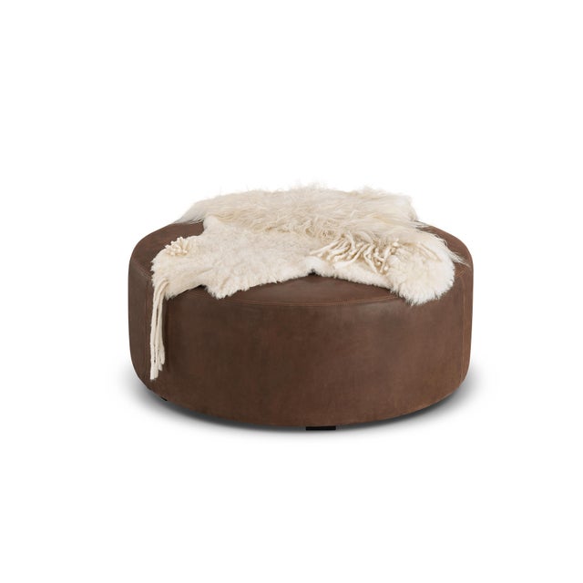 Contemporary Lancaster One-of-a-Kind Charlotte Ottoman - Round With Natural Icelandic Fur For Sale - Image 3 of 4