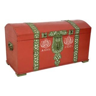 Antique Chest in Pine, 1800 For Sale