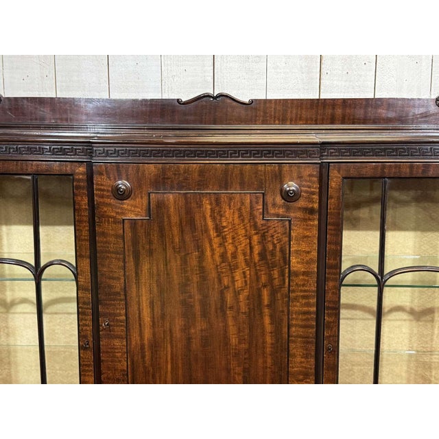Chippendale Style Mahogany 3-Door Display Cabinet, Early 20th Century For Sale - Image 13 of 18