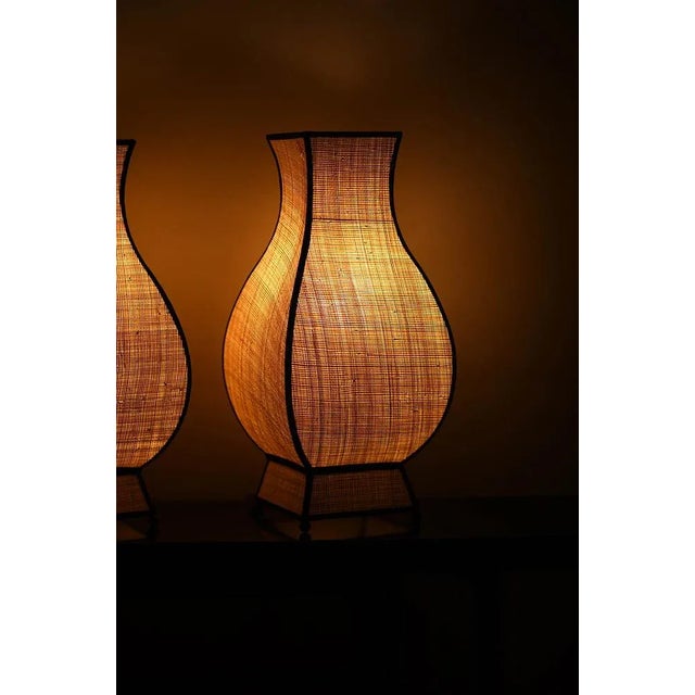 Large Vintage Pagoda Straw Lamps, Set of 2 For Sale - Image 3 of 8