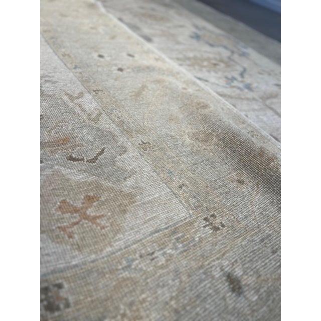 Brand name rug from Loloi being liquidated below cost. Decorative Oushak design