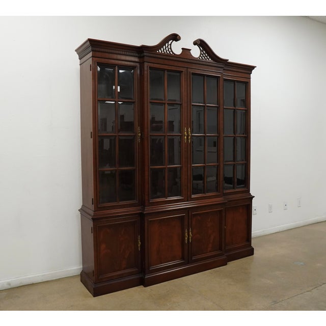 Traditional Vintage Hickory Chair Company Traditional Breakfront China Cabinet, Attributed For Sale - Image 3 of 18
