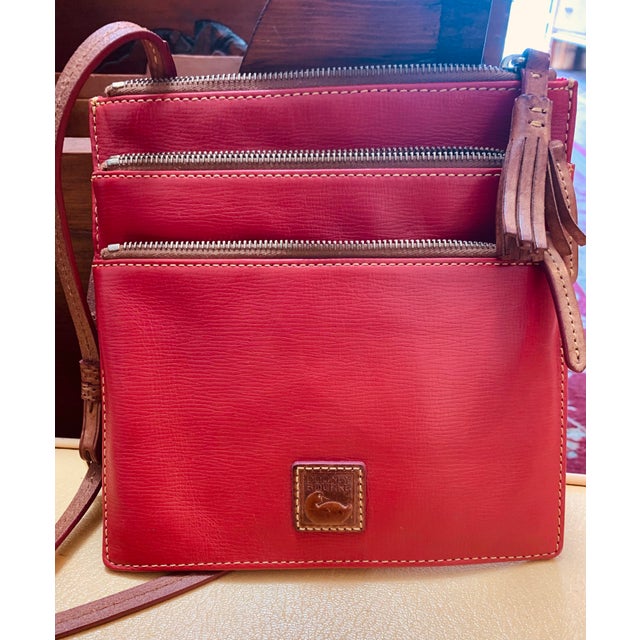 Modern Vintage Dooney & Bourke Triple Zip Crossbody Bag For Sale - Image 3 of 8