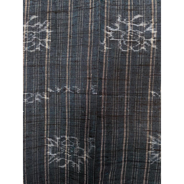 Early 20th Century Japanese Woven Linen Kimono with Katazome Stencil Dyes For Sale - Image 5 of 9