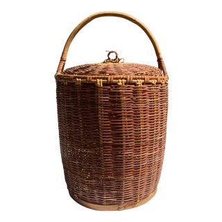 Vintage Mid-Century Wicker Basket With Handle and Inset Lid For Sale