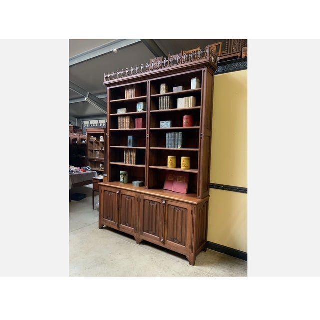 Antique Neo-Gothic Bookcase in Oak, 1880 For Sale - Image 4 of 13
