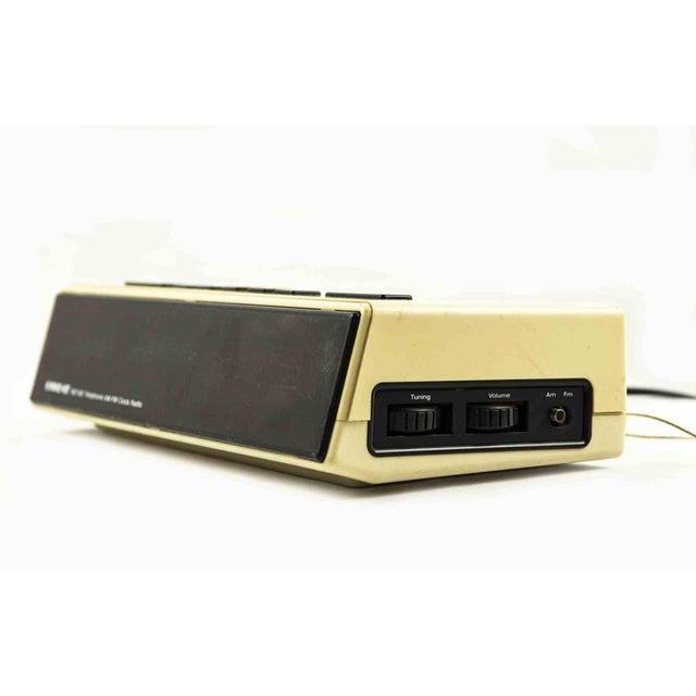 Vintage European Plastic Clock Radio from INNO-HIT, 1980s For Sale - Image 4 of 5