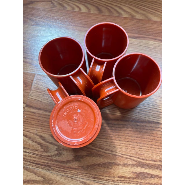 1970s 4 Mug and 4Plate Ingrid Ltd. Chicago Orange/Terracotta Melamine Set - 8 pcs For Sale - Image 9 of 10