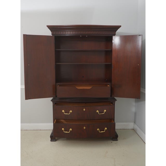 Traditional Thomasville 2 Door Mahogany Bedroom Armoire Chest For Sale - Image 3 of 18