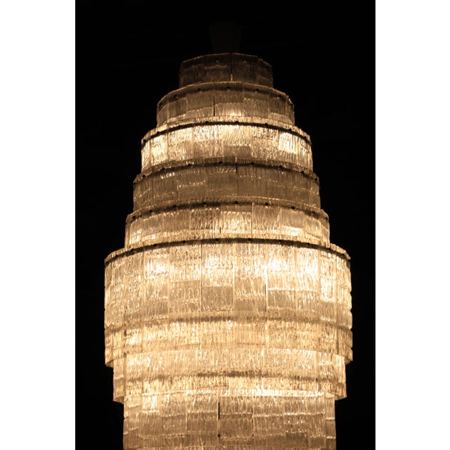 Art Deco 1960s Vintage Tiered Art Deco Style Chandelier For Sale - Image 3 of 13