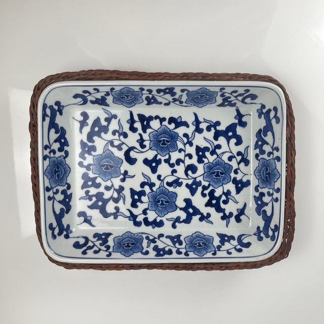 Ceramic Serving Platters in White and Blue Floral Pattern with Woven Wicker Mount, 1980, Set of 6 For Sale - Image 14 of 18