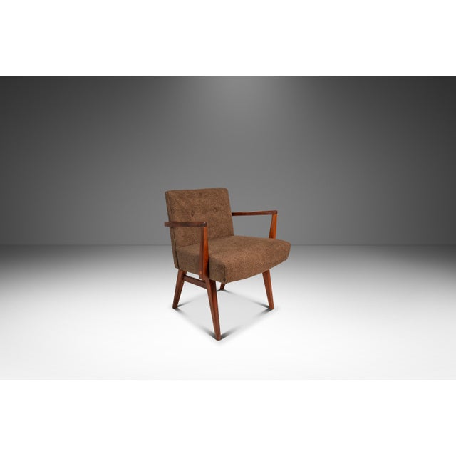 Brown Set of Two (2) Rare Mid-Century Modern Model C-108 Armchairs in Walnut & Brown Bouclé Attributed to Jens Risom for Jens Risom Design, Usa, C. 1950s For Sale - Image 8 of 18