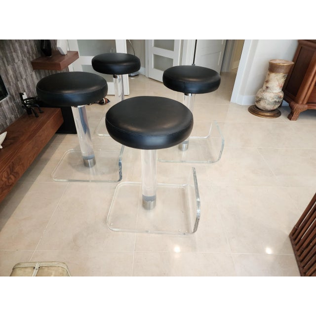 1980s Set of 4 Mid Century Modern Lucite Bar Stools For Sale - Image 4 of 8