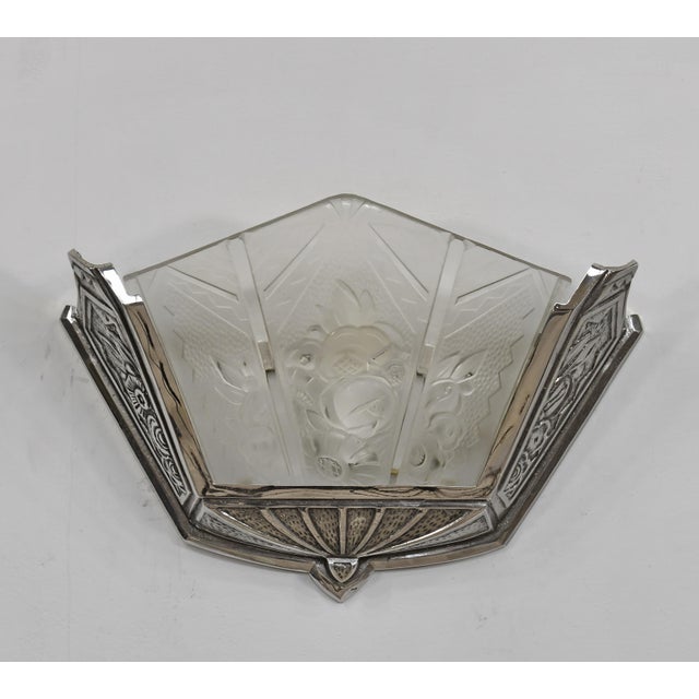Verreries des Hanots Pair of 1930s Hanots French Art Deco Nickeled Bronze Fan Wall Sconces - 2 Pairs Available For Sale - Image 4 of 13
