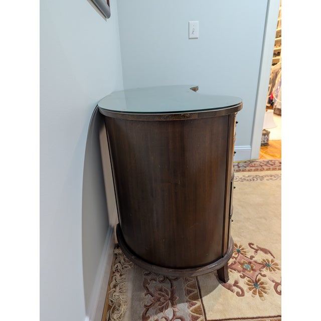 Here is a lovely vintage desk in solid structural condition, with dings, scuffs and finish loss due to age and use. There...