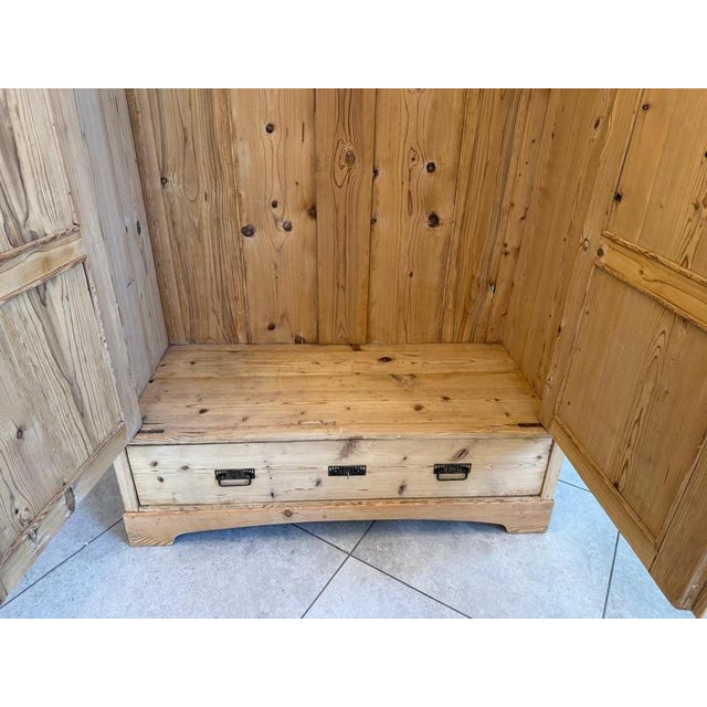 Art Nouveau Farmhouse Cupboard in Spruce For Sale - Image 15 of 17