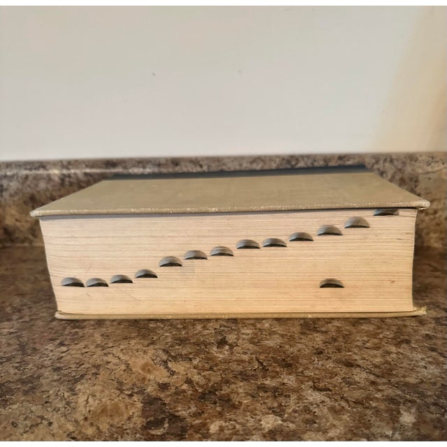1970s Vintage Dictionary For Sale - Image 5 of 8