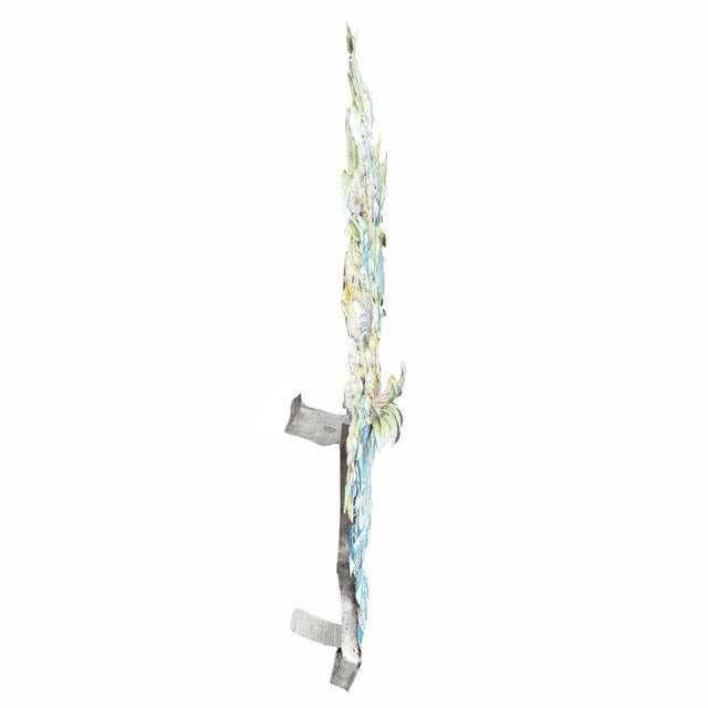 1960s Pair of Painted Tole Wall-Mounted Urns With Flowers For Sale - Image 5 of 17