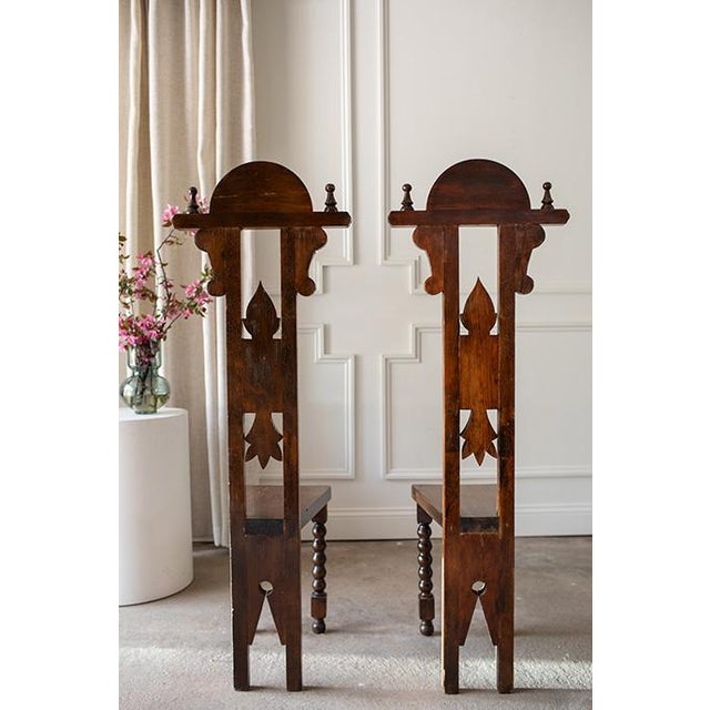 A Pair of Antique Victorian Hall Chairs (Late 19th Century) For Sale In Minneapolis - Image 6 of 15