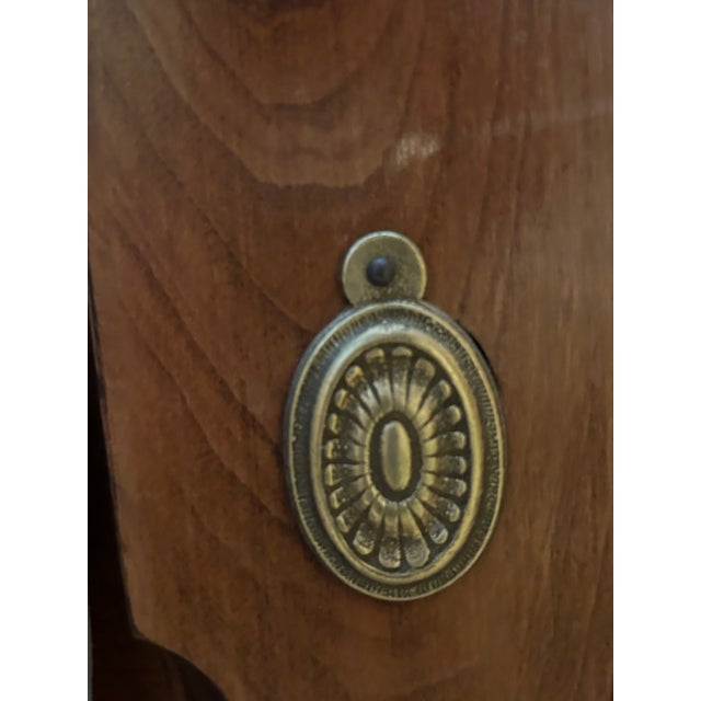 Ethan Allen Vintage Regency Collection Cal King Bes Frame Attribtued Ethan Allen For Sale - Image 4 of 4