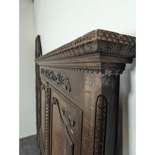 Norman Bed in Richly Carved Oak For Sale - Image 5 of 17