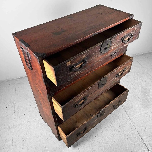 Wood Japanese Traditional Kimono Tansu Chest of Drawers, 1890s For Sale - Image 7 of 18