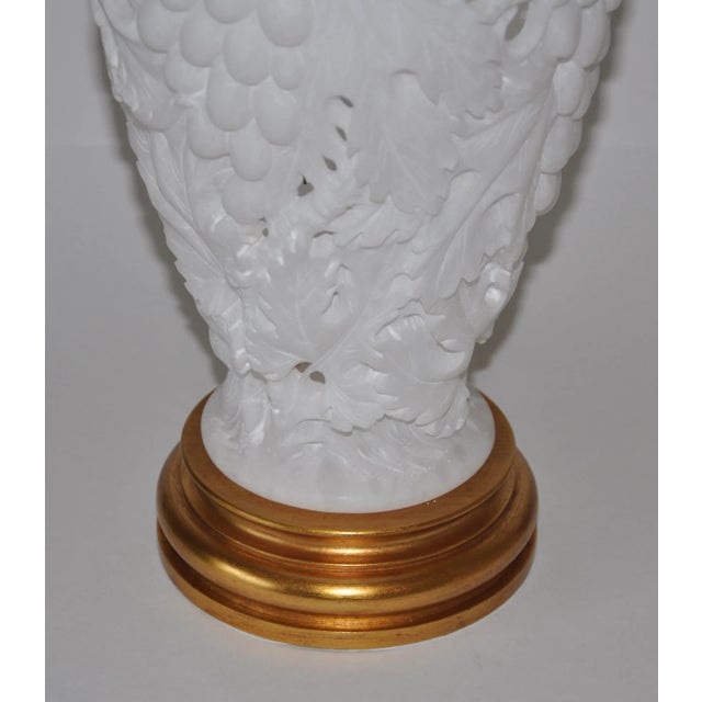 Mid-Century Modern The Marbro Lamp Company Carved Alabaster Table Lamp Mid Century Modern For Sale - Image 3 of 8