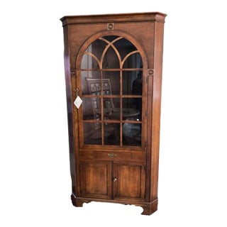 Late 20th Century Vintage Antique Style Early American Corner Cabinet by Statton For Sale