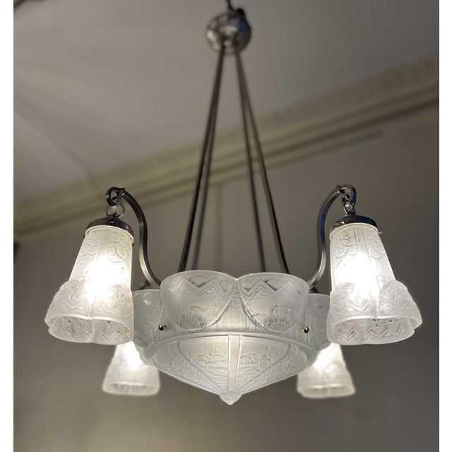 Art Deco Chandelier Müller Frères Lunéville Signed Circa 1925 Polylobed pressed molded glass 4 quadrilobed tulips with...