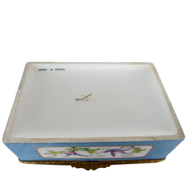 Antique French Sèvres-Style Porcelain Hinged Trinket Box - Birds & Flowers, Late 19th C. For Sale - Image 13 of 14