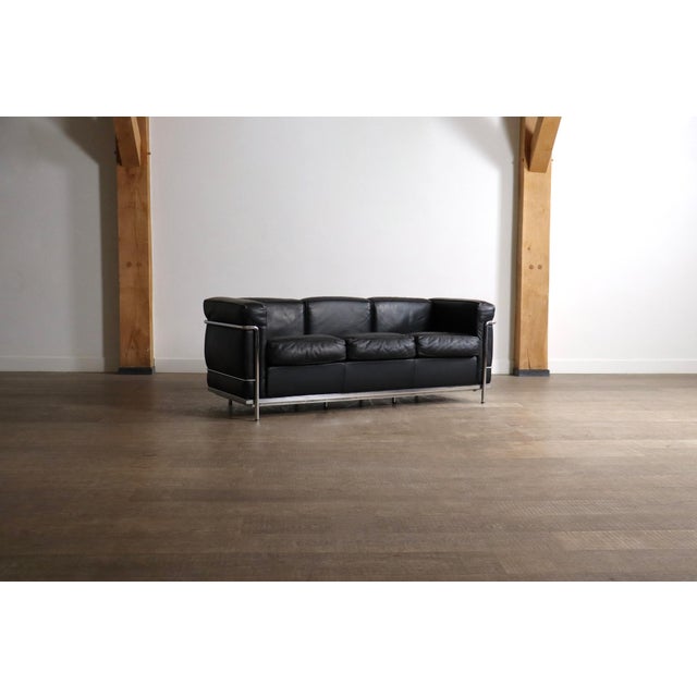 1980s LC2 Three-Seater Sofa by Charlotte Perriand for Cassina, 1960s For Sale - Image 5 of 16