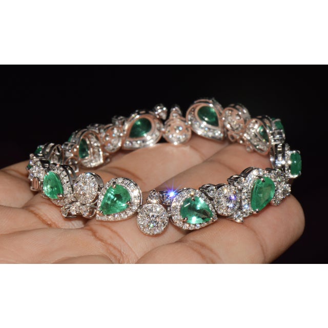 Late 20th Century Gia Natural 15cts Brazilian Emerald Diamond 18k White Gold Bracelet For Sale - Image 9 of 13