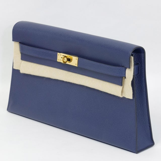 Hermès Hermès Kelly Cut Bleu Encre Chèvre Mysore Gold Hardware 2021 For Sale - Image 4 of 8