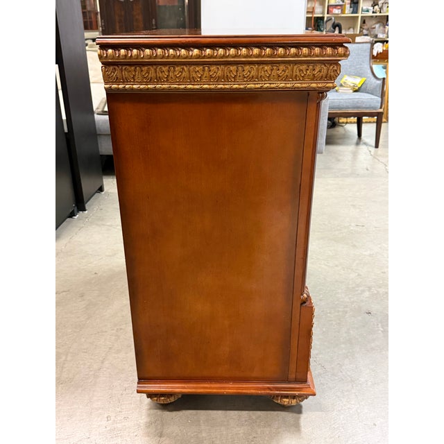 Pulaski Furniture Traditional Bachelor’s Chest For Sale - Image 4 of 12