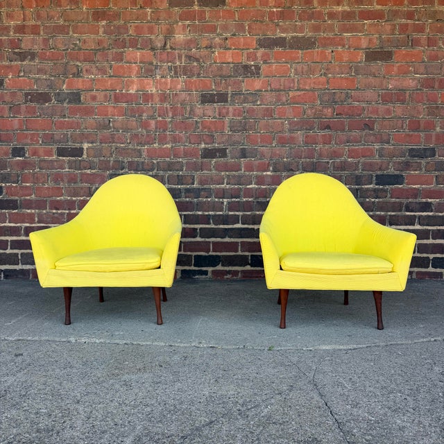 Mid-Century Modern Pair of Paul McCobb Symmetric Group Mid-Century Yellow Round Back Chairs For Sale - Image 3 of 12