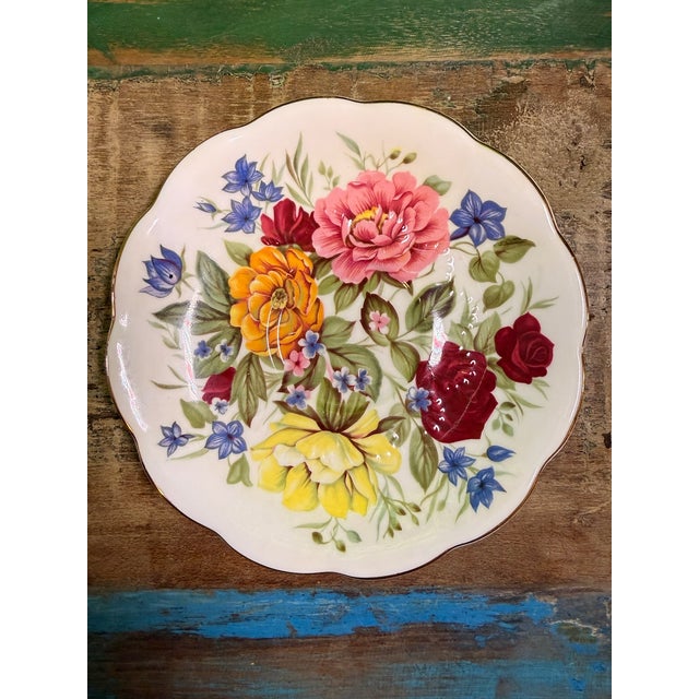 White Vintage Royal Albert "Somerset" Fine English Bone China Tea Cup & Saucer For Sale - Image 8 of 10